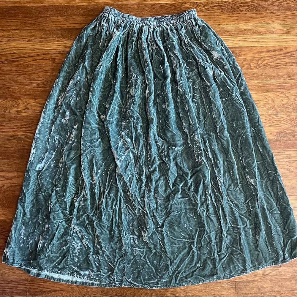 Double D ranch crushed velvet skirt M sage green western broomstick